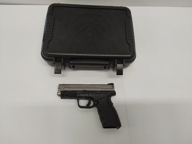 Springfield XD-40 auto Mod 2 (2) magazines w/case