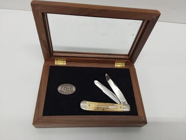 NEW Case XX knife in Walnut display case