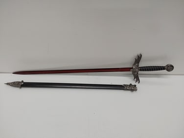 Skulls fantasy weapon / sword with scabbard