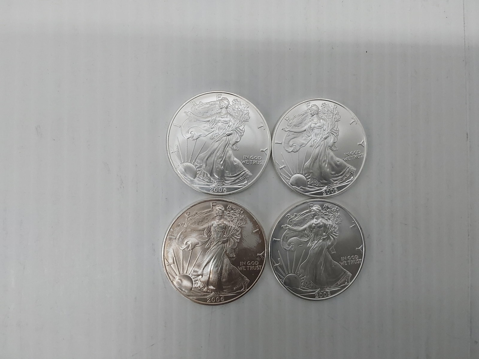 (4) 2006 silver Eagles: (4) 2006 silver Eagles