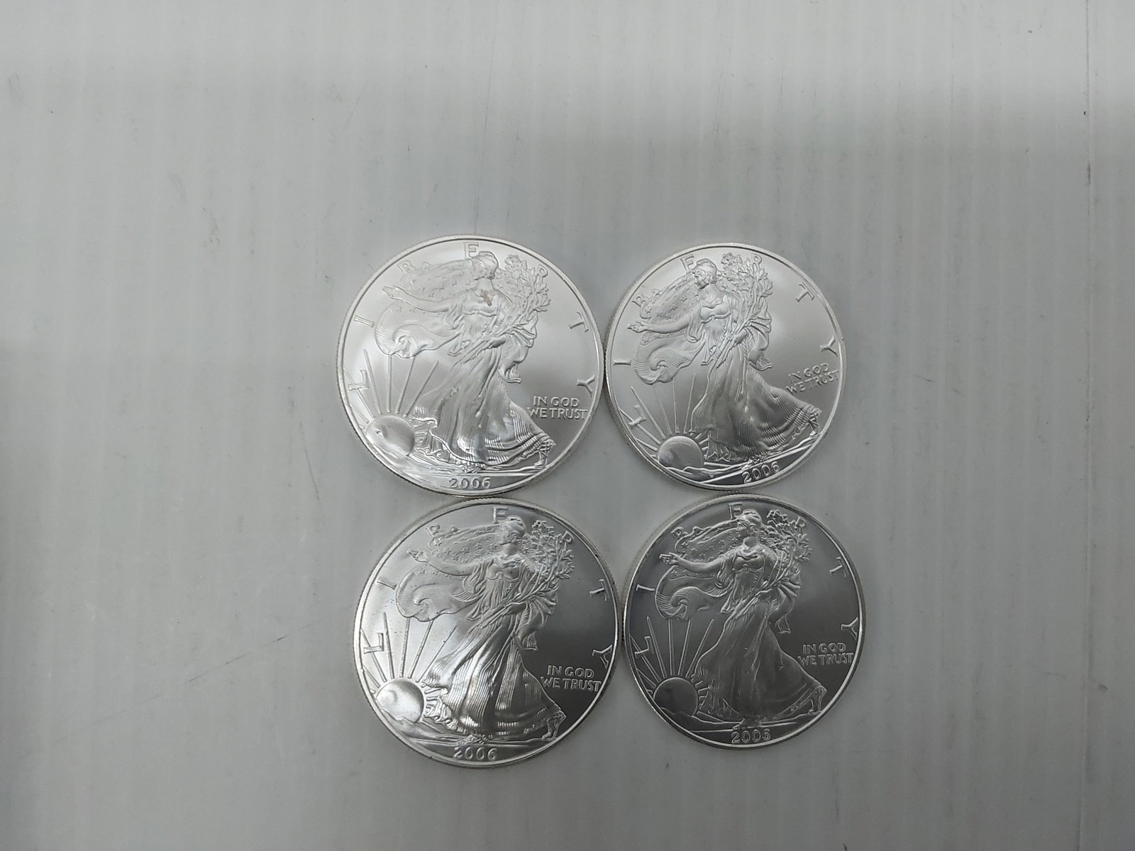 (4) 2006 silver Eagles: (4) 2006 silver Eagles