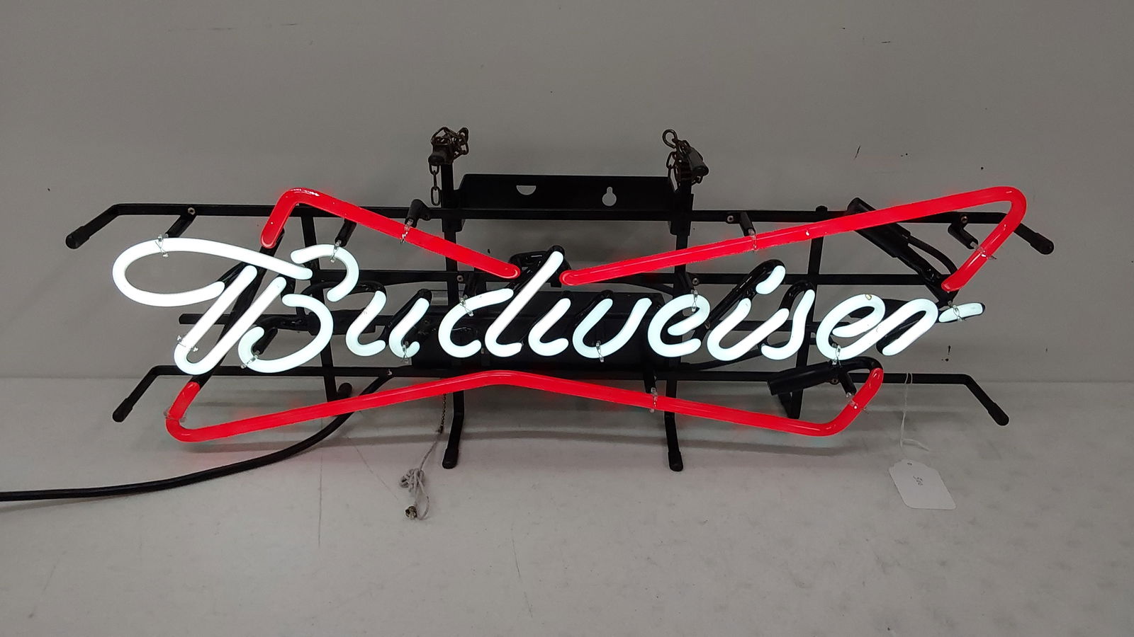 Budweiser neon beer sign (1 of 1)