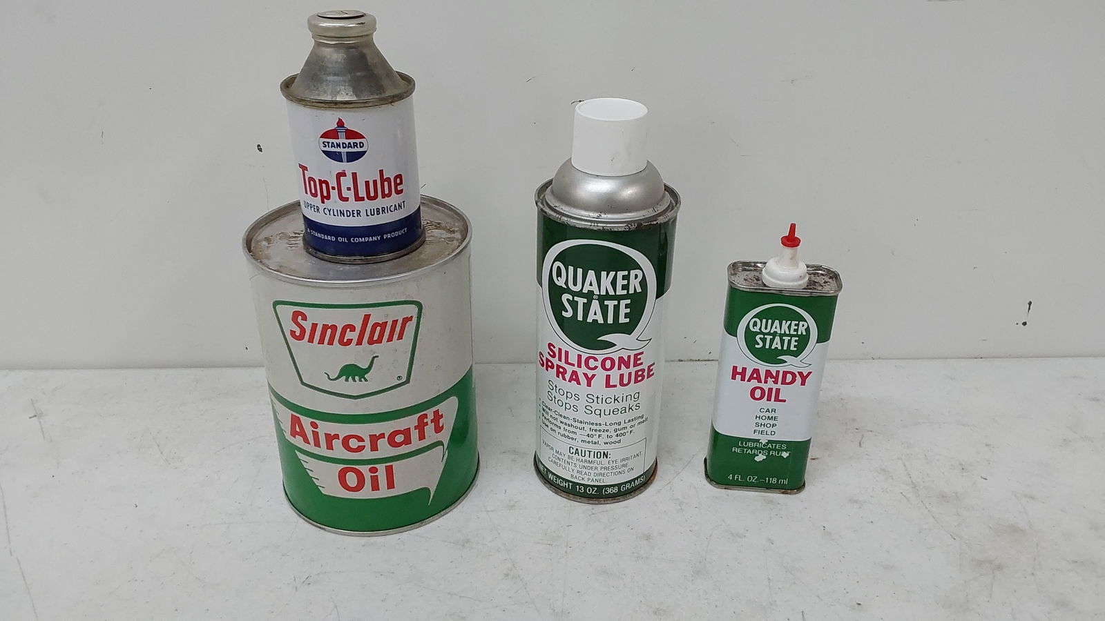 (4) miscellaneous oil cans (1 of 1)