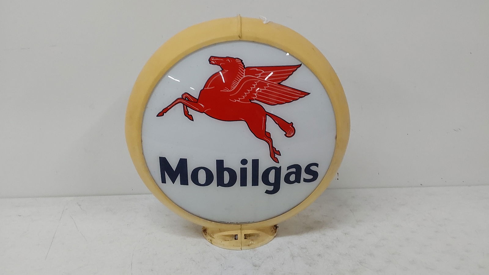 reproduction MobilGas gas pump globe (1 of 3)