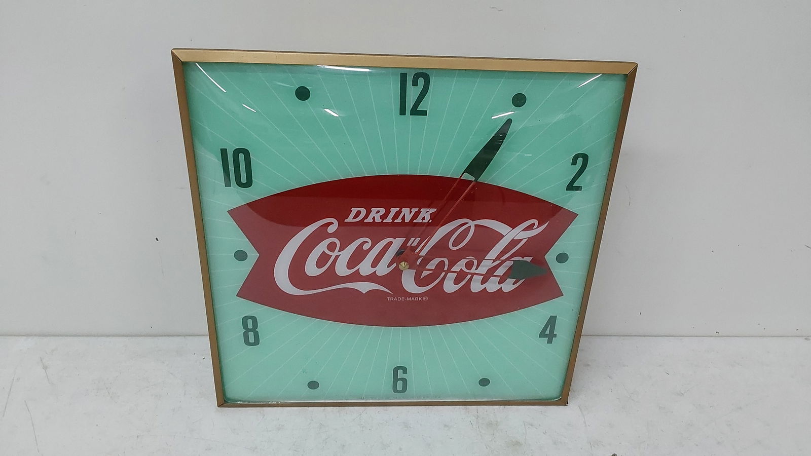 vintage Coca-Cola light up clock (1 of 2)