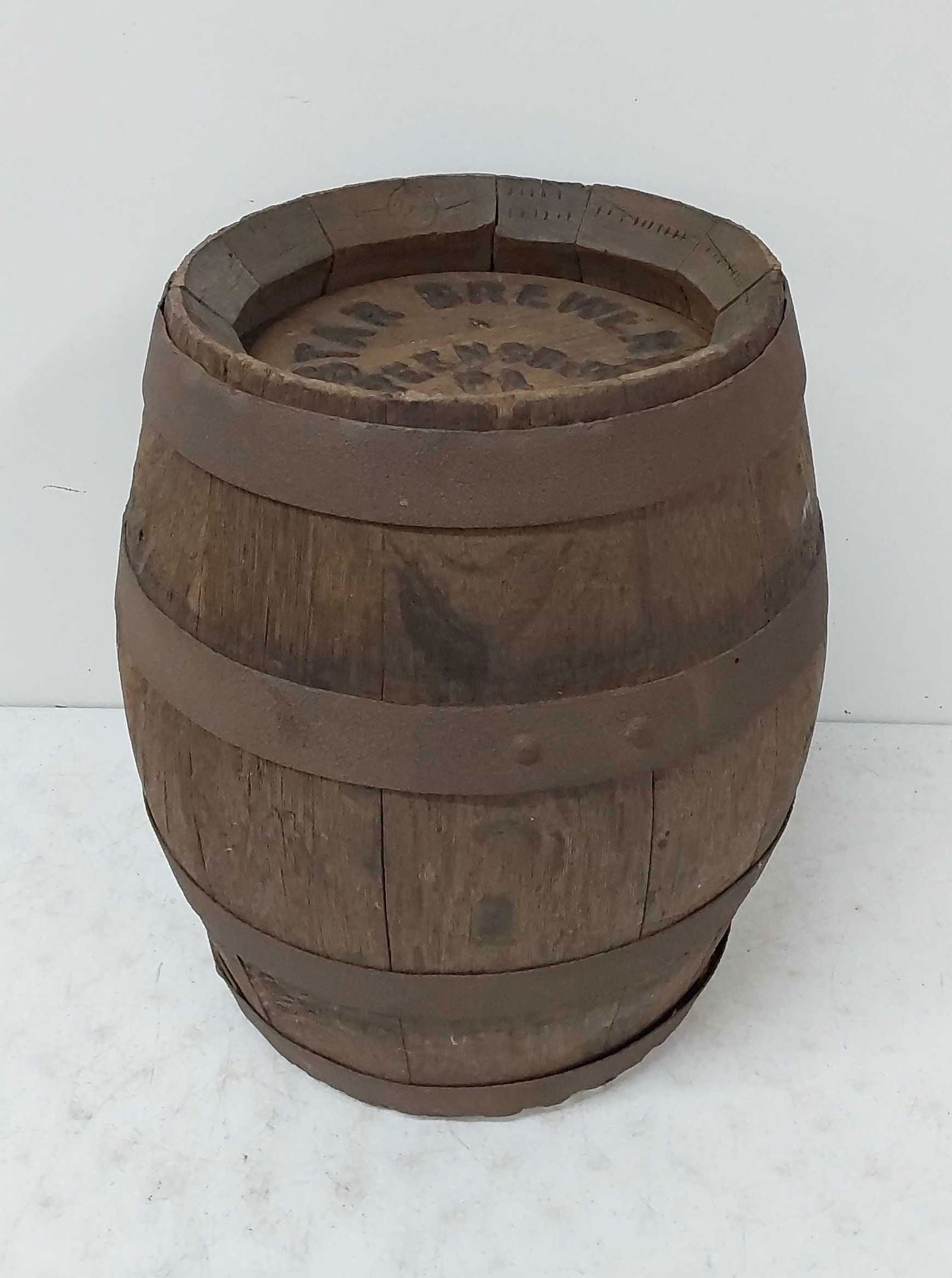 5 gallon wood Star Brewery keg (1 of 2)