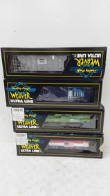 (4) Weaver Ultra Line train cars in boxes