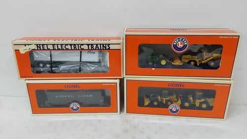 (4) Lionel train cars, accessories with boxes