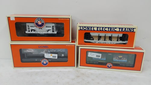 (4) Lionel train cars and accessories with boxes