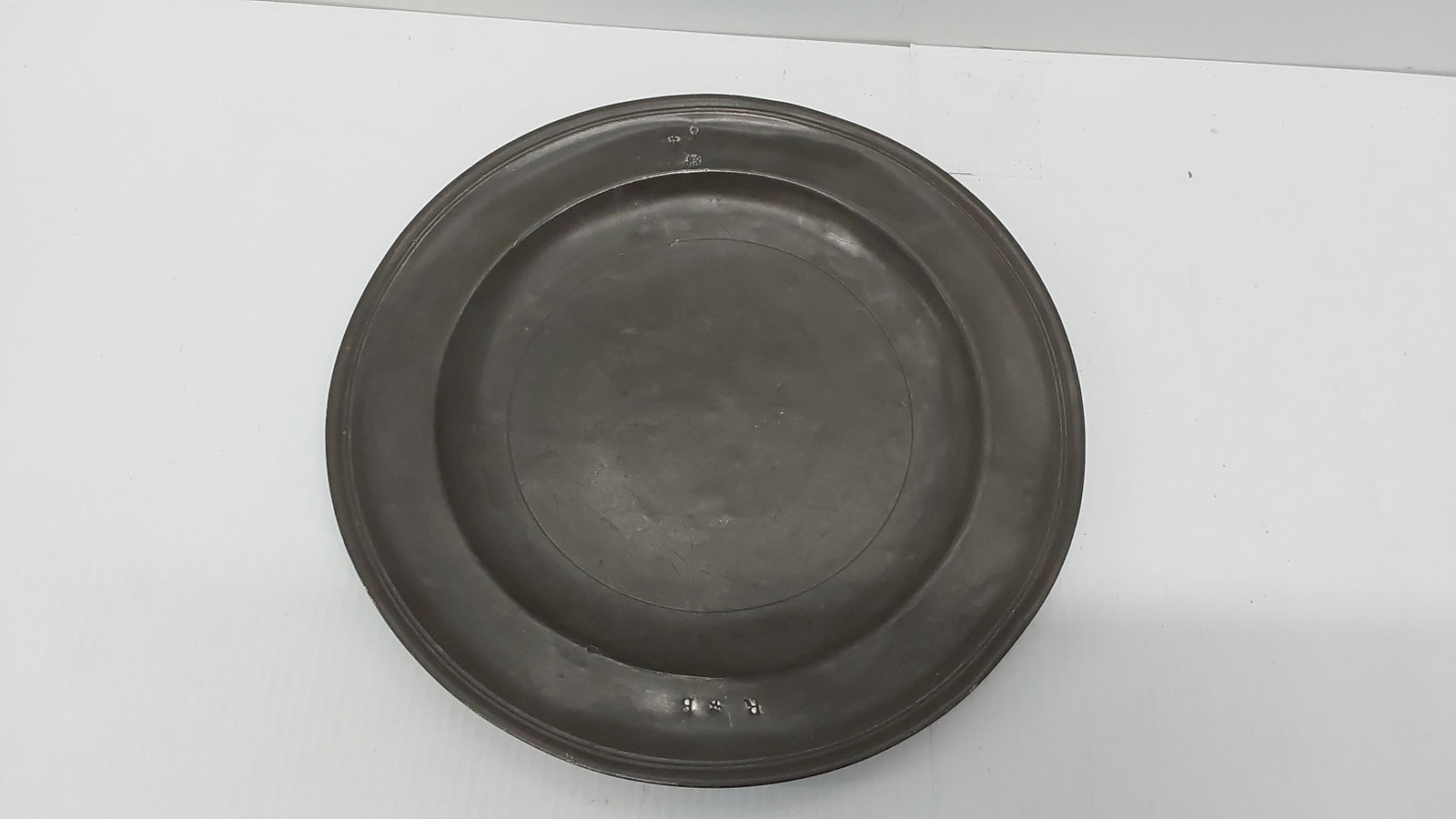 1765 pewter plate: 12 1/2" dimeter