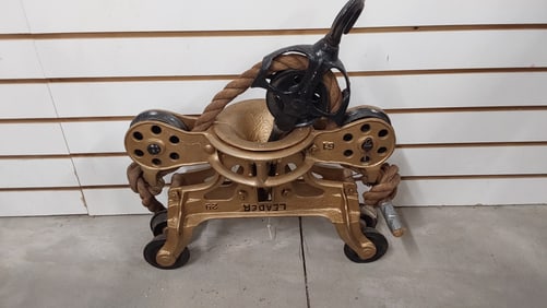 Leader ptd. hay trolley
