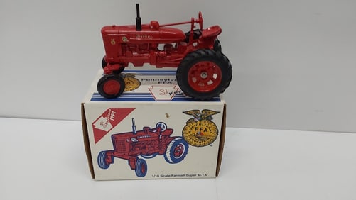 ERTL tractor model
