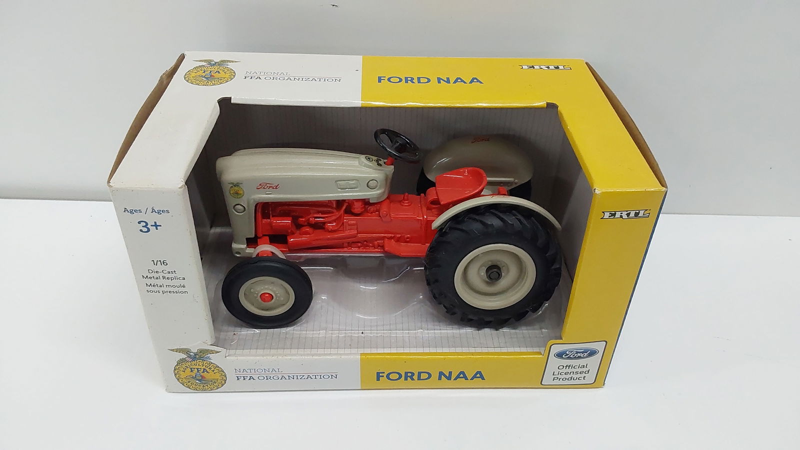 ERTL tractor model (1 of 1)