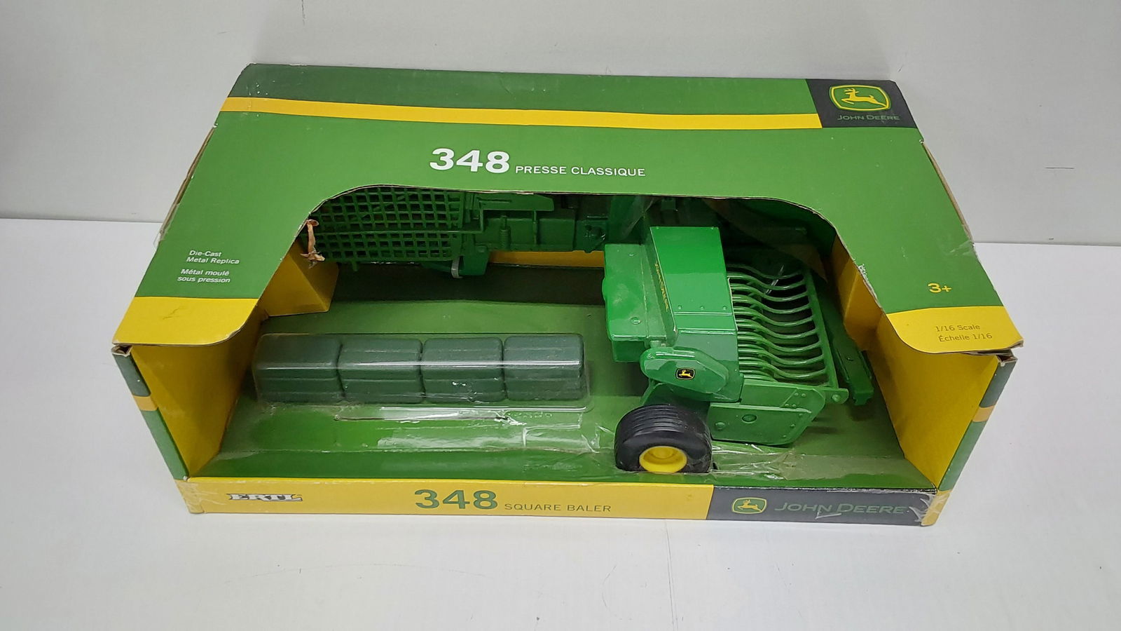 ERTL tractor model (1 of 1)