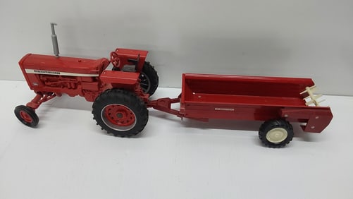 tractor model with manure spreader