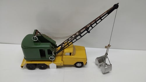 vintage Tonka tin crane truck