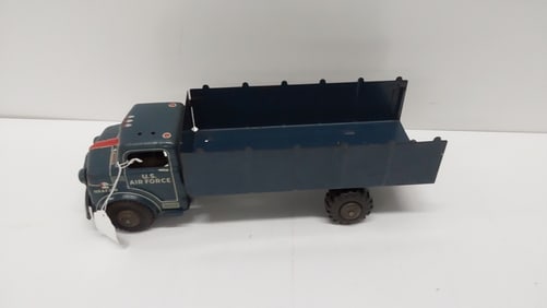 Lumar tin U.S. Air Force truck