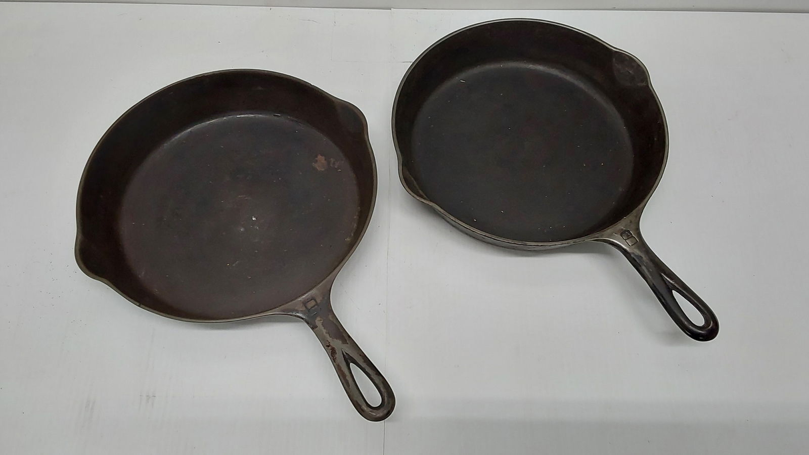 (2) Griswold #8 cast iron skillets (1 of 2)
