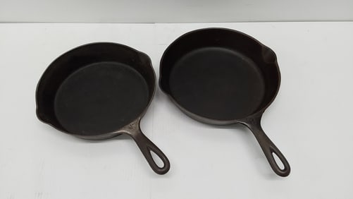 Favorite #7 and Wagner #8 skillets