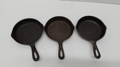 (3) #3 cast iron skillets