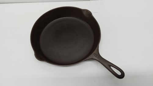 #8 Griswold skillet