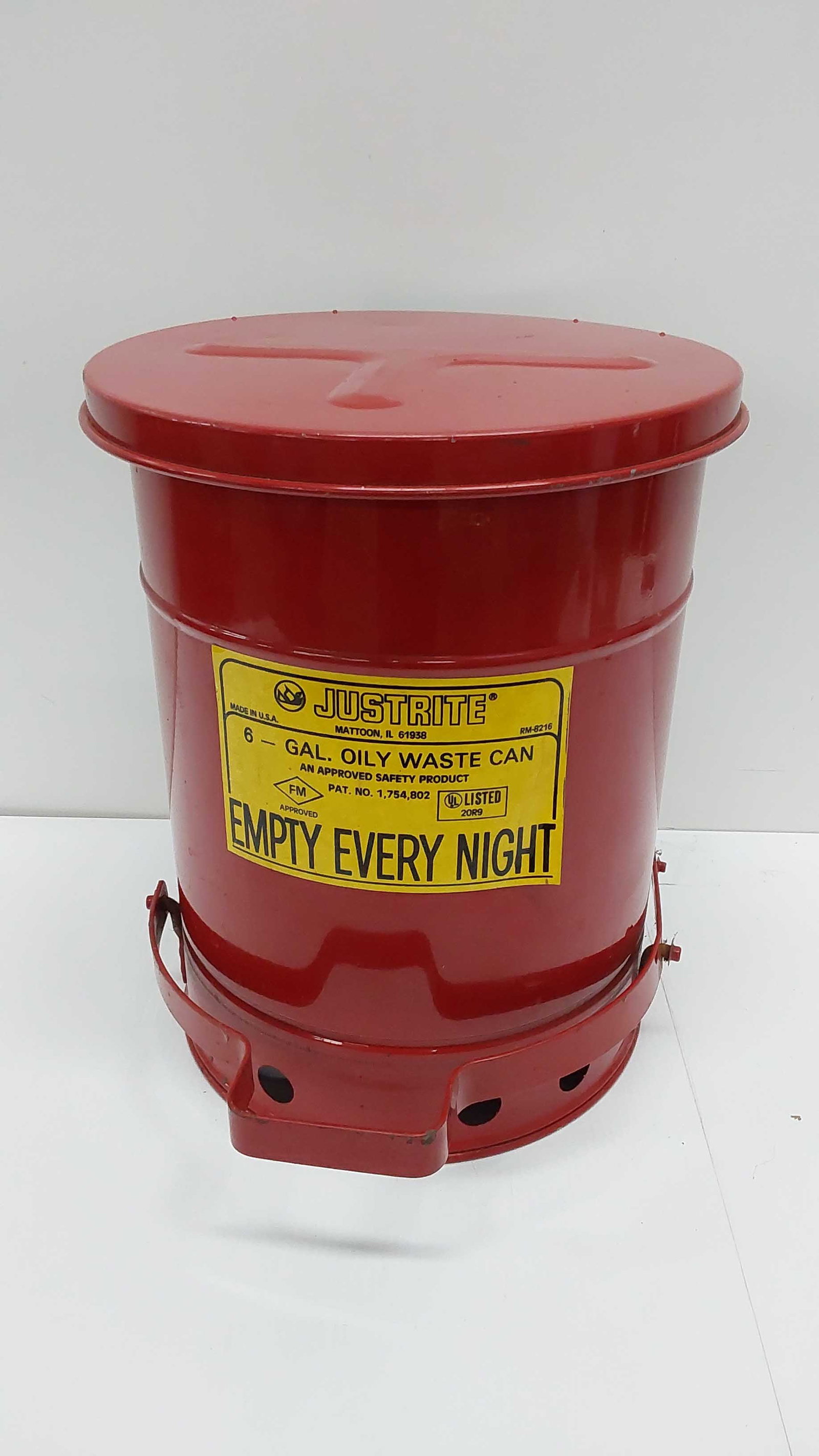 NOS 6-gallon Just Rite trash can: New Old Stock