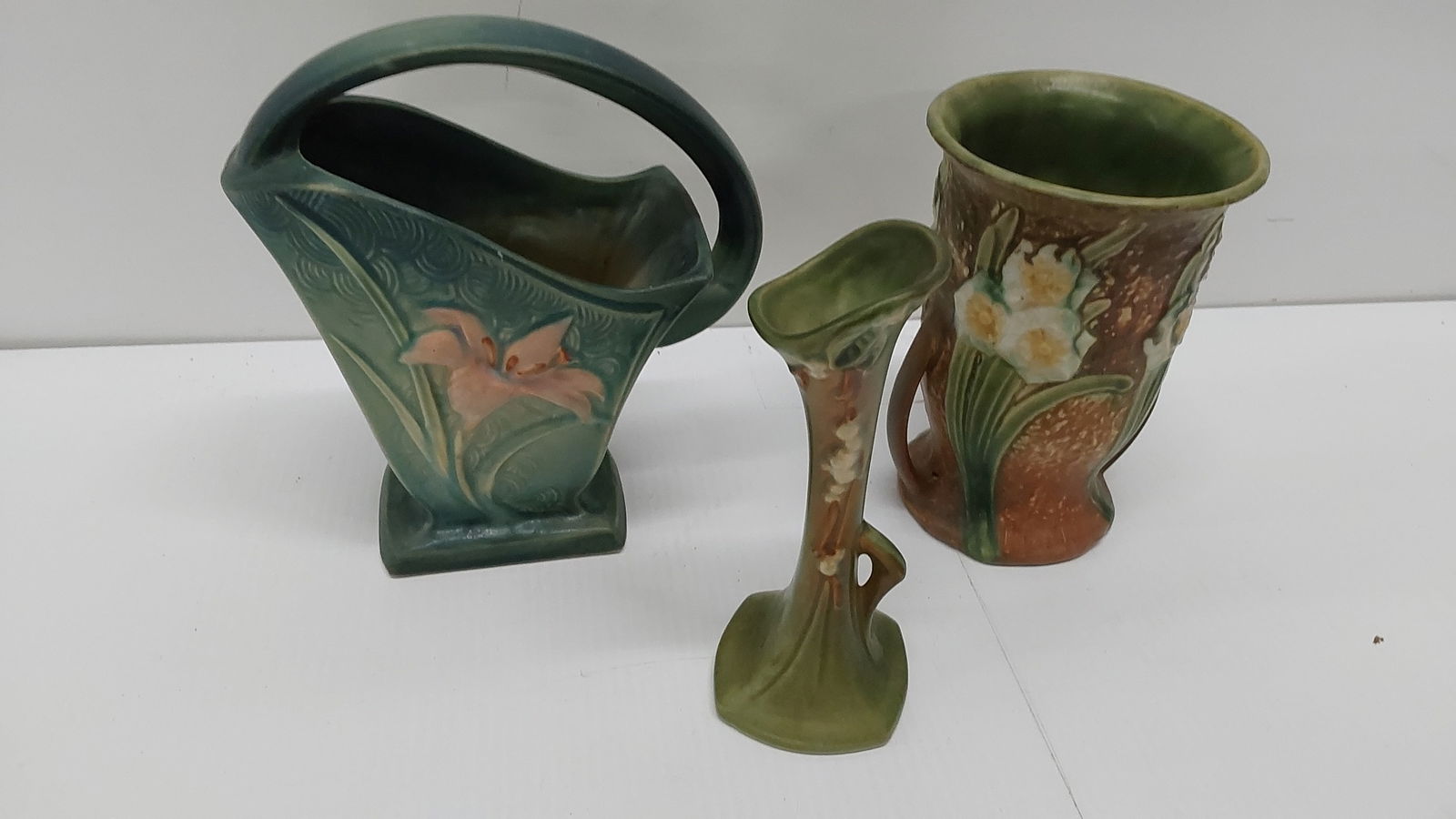 (3) miscellaneous Roseville pottery pieces (1 of 1)