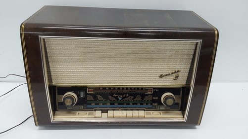ca 1958 Blaupunkt Granada 2330 tube radio
