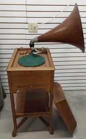 early oak Victrola school house model w/wood horn