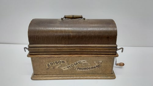 Edison home phonograph with horn