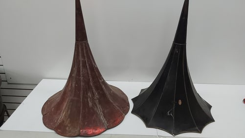 (2) phonograph horns