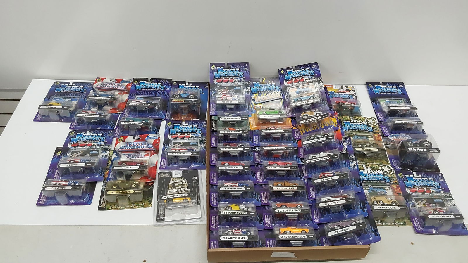 large flat of (40) various diecast cars (1 of 7)