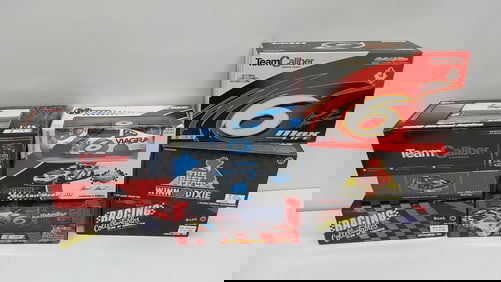 (8) 1:24 scale diecast cars