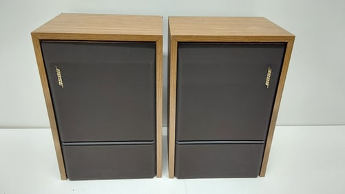 set of Bose 201 series III stereo speakers