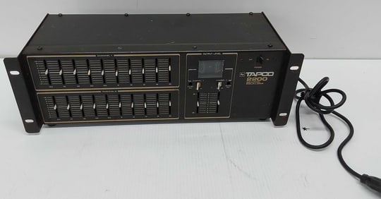 Tapco 2200 rack mount equalizer