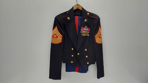 USMC dress blue uniform, coat/pants with medals