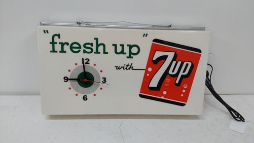 7UP plastic light up clock