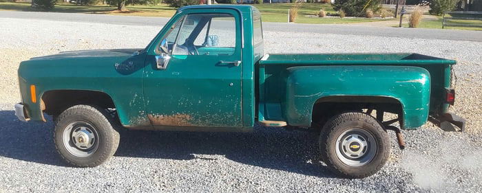 1979 Chevrolet C-10 square body pick up truck