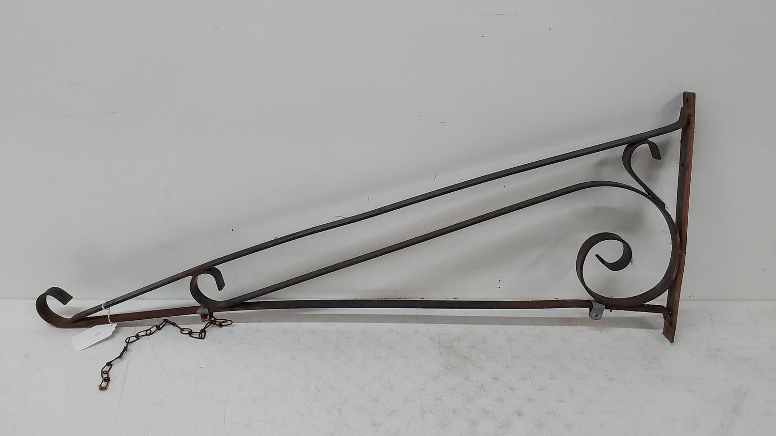 metal sign hanger: overall length 42"