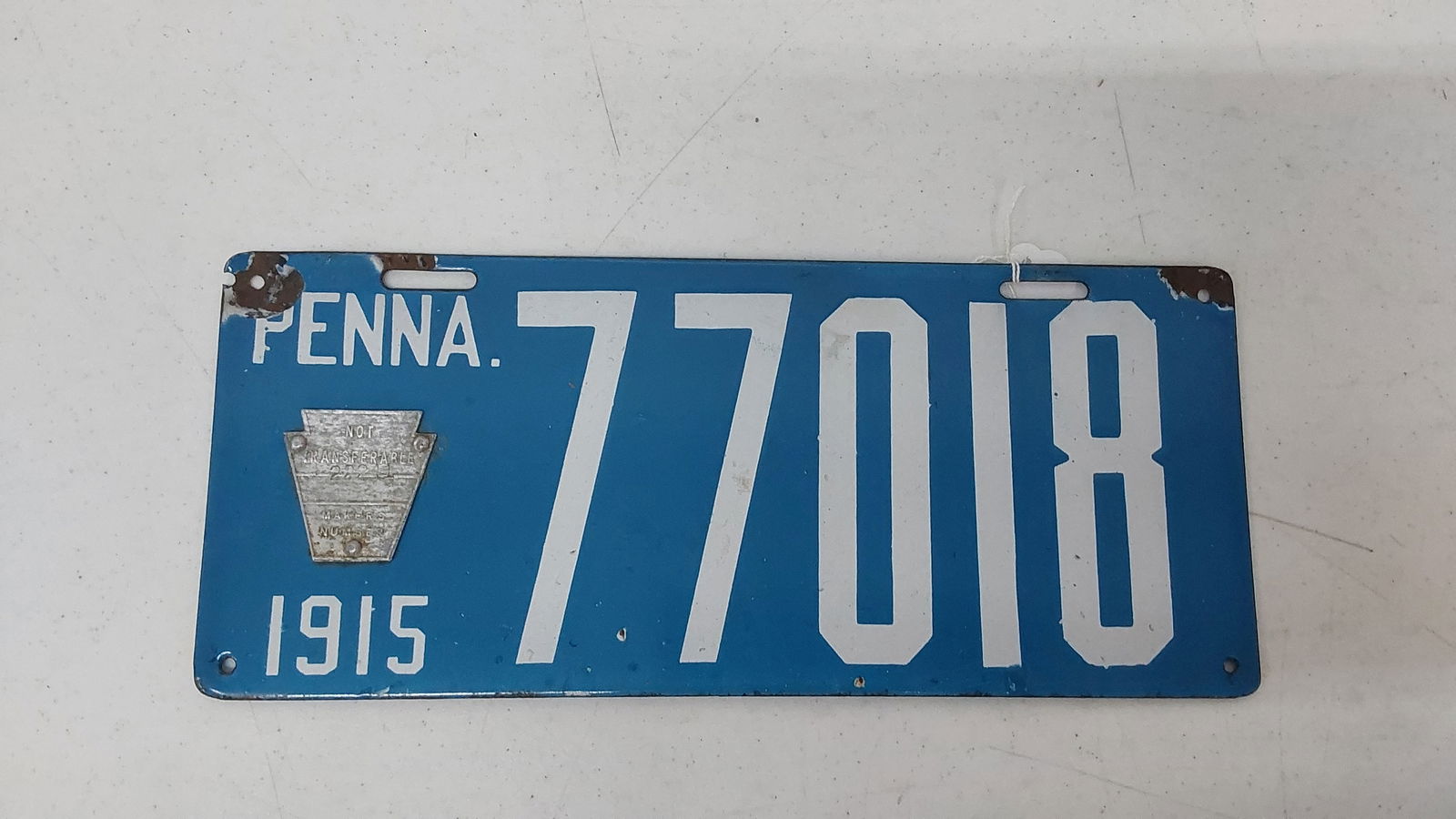 Pennsylvania 1915 porcelain license plate (1 of 2)