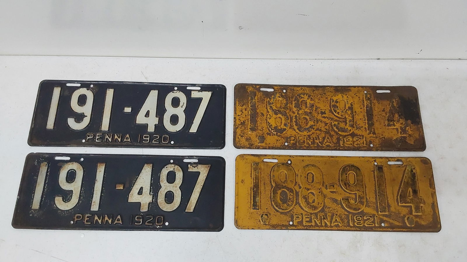 (2) pairs of Pennsylvania license plates (1 of 2)