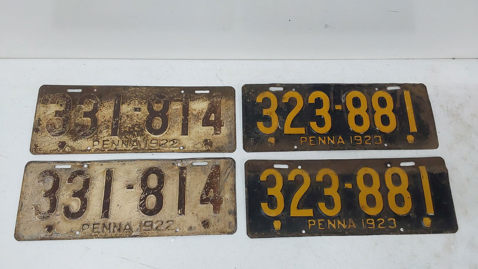 (2) pairs of Pennsylvania license plates (1 of 2)