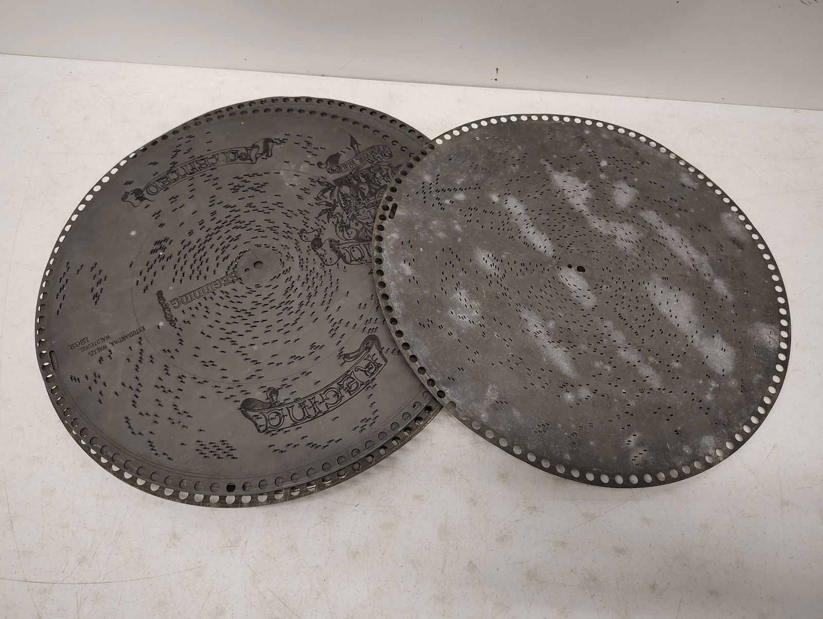 (2) Regina musical discs: 2 old Lang Syne discs