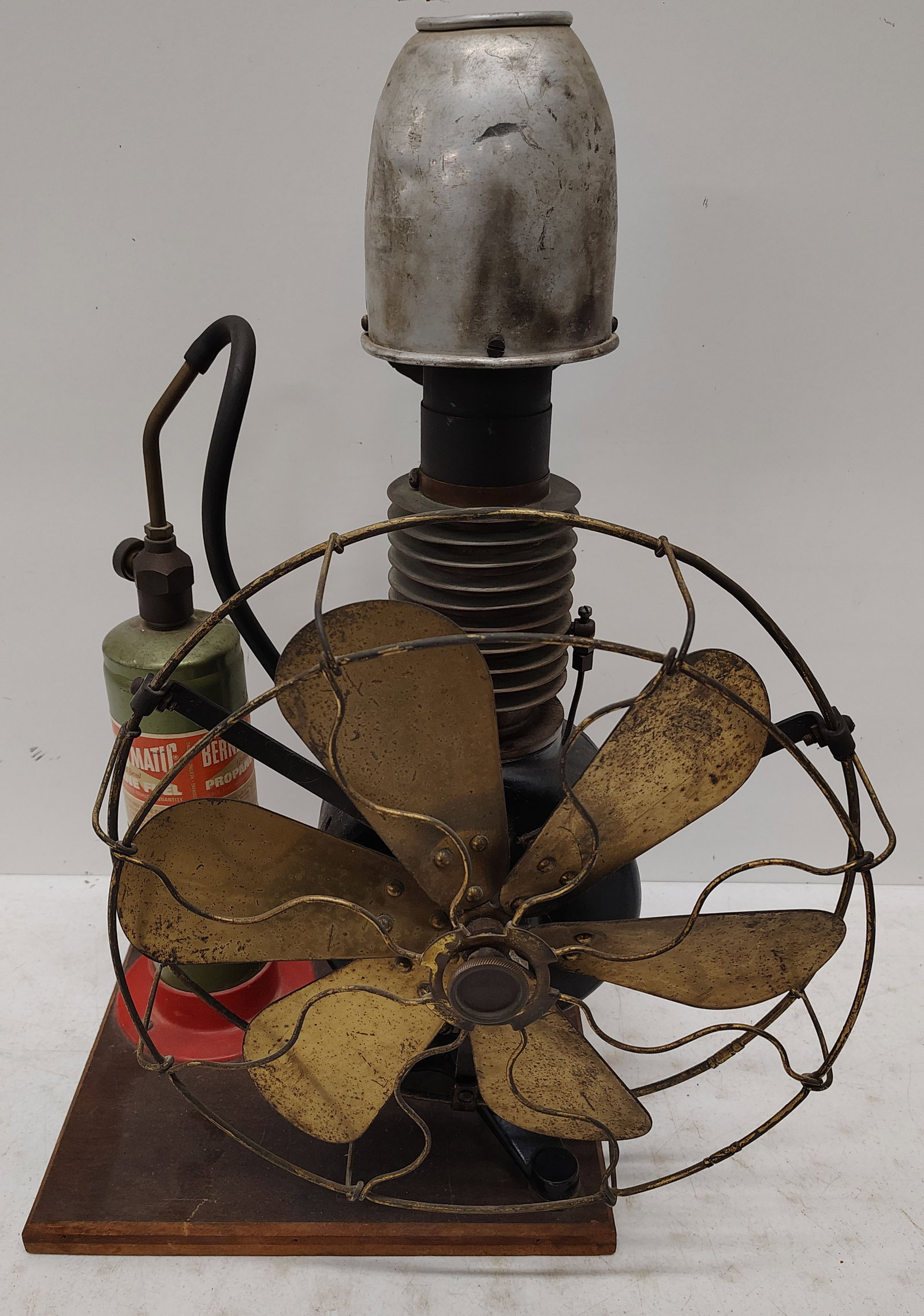 unusual fan: Bernz-o-Mdatic fan made by Welsbach gas fan, very unusual Welsbach also made lights short lived heat fan
