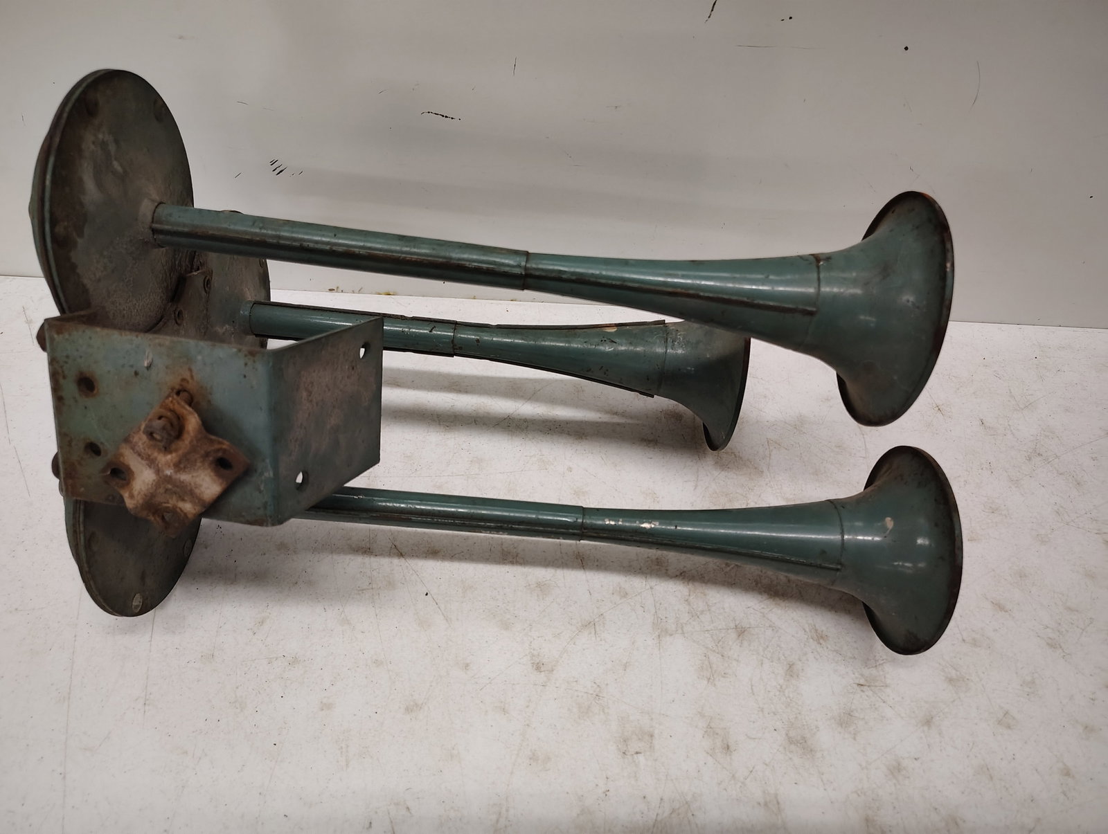 horn: electric horn
