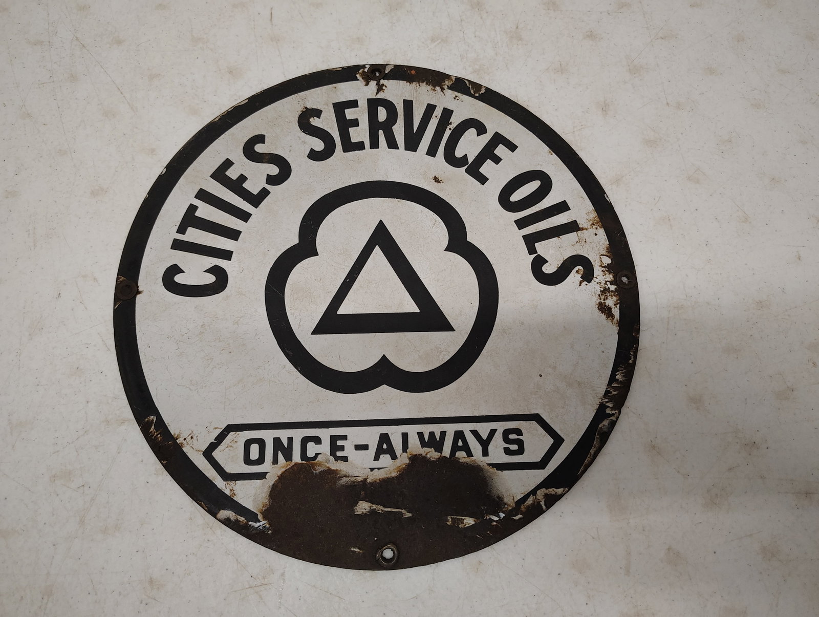 pump plate: Cities Service Oils porcelain pump plate 10 in diameter condition: 6.5