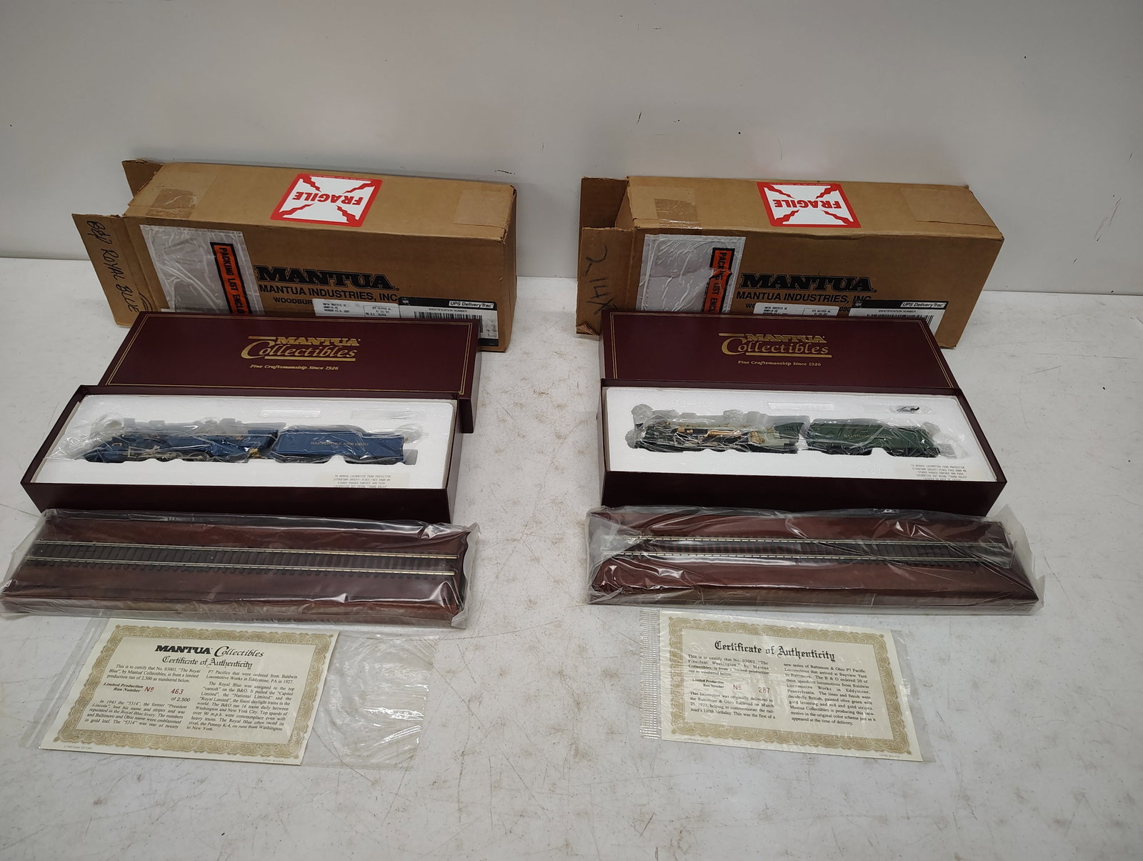 model trains: Mantua train display #287 #463