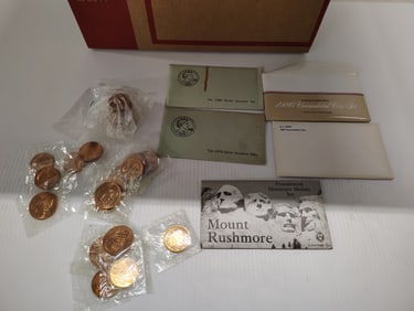 Medal of Congress coins and (5) mint sets