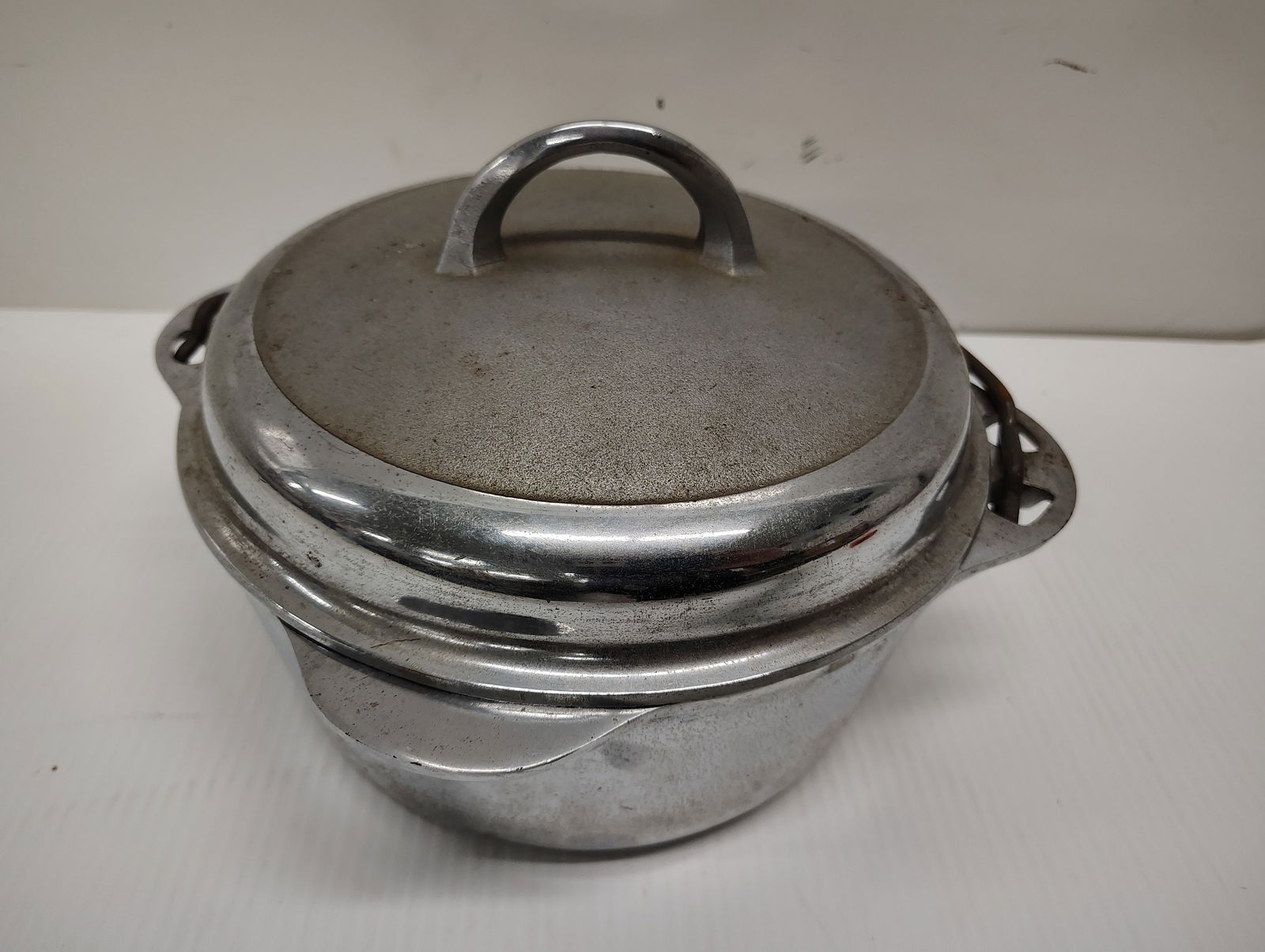 Griswold: #7 dutch oven good condition