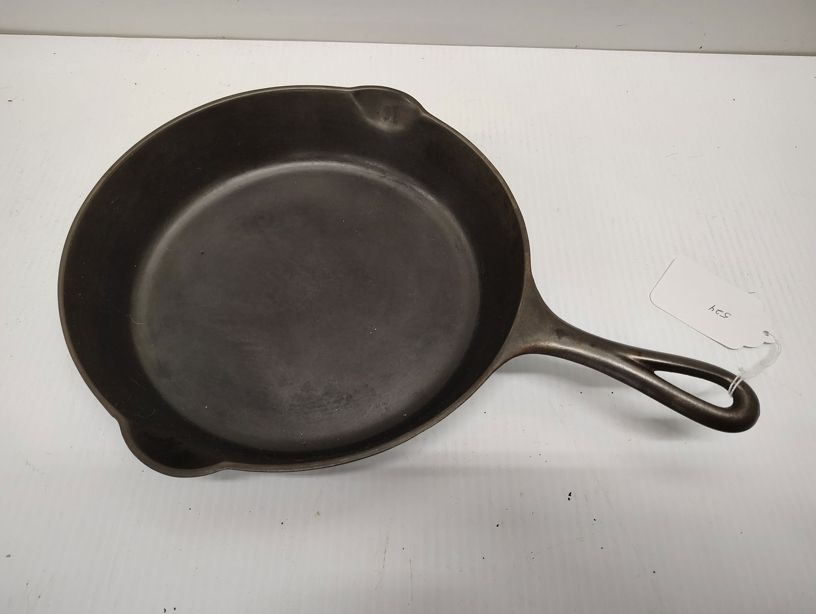 Griswold: # 7 skillet with fire ring good condition